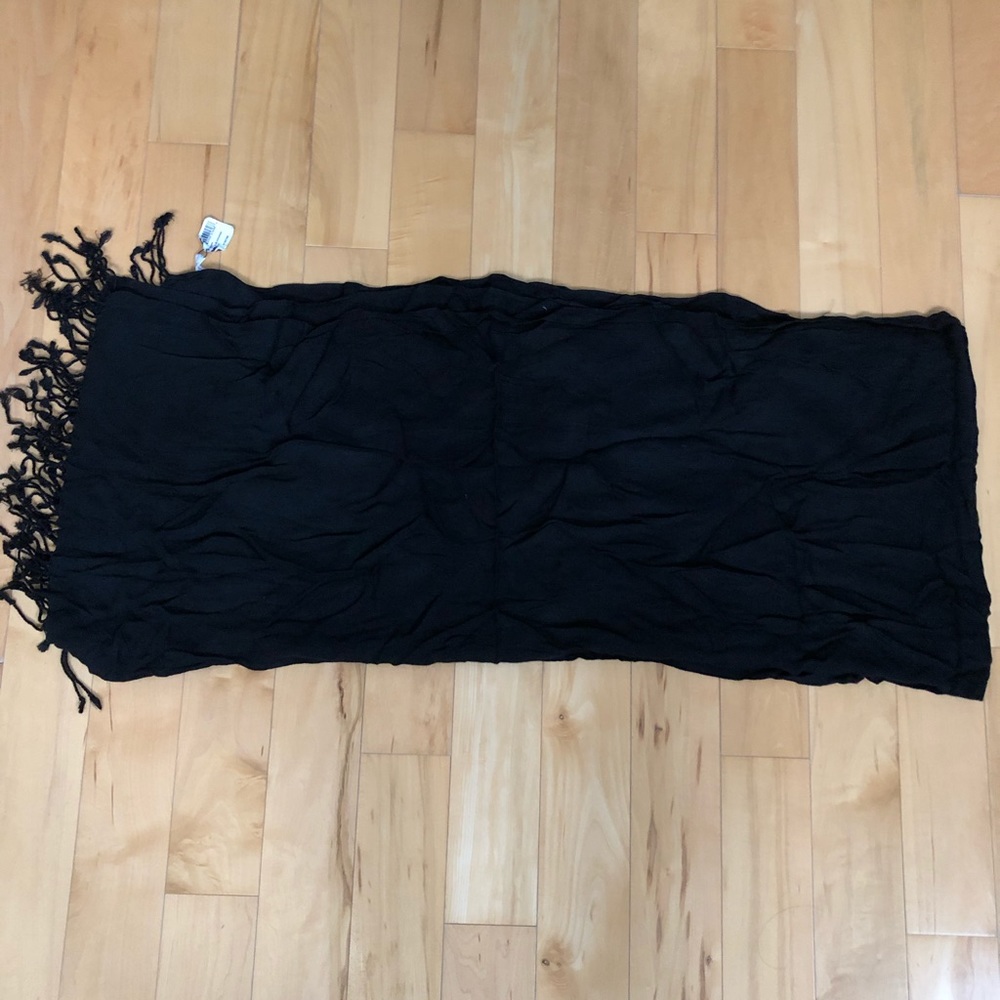SCARF - Picture 2 of 4